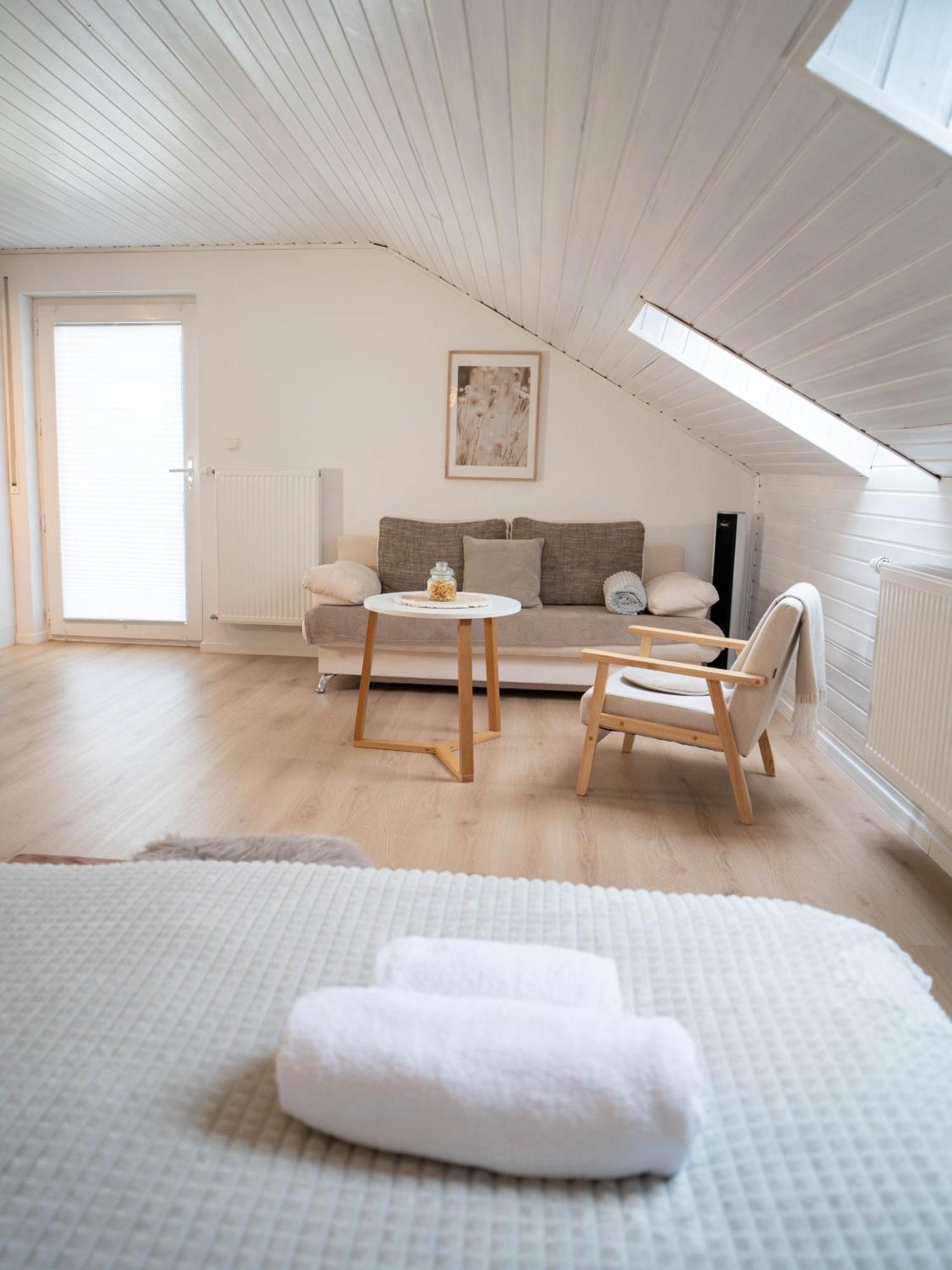 Charmantes Apartment Mit Balkon Mindelheim Luaran gambar